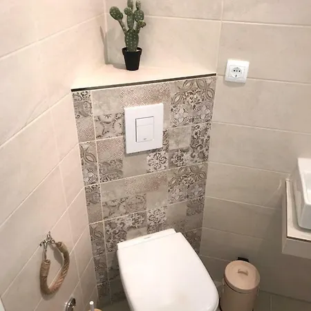 Saint Lucas Apartman *
