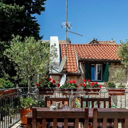 Saint Lucas * Split