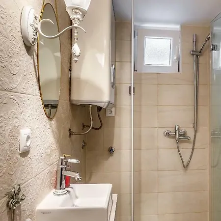 Апартаменти Saint Lucas *